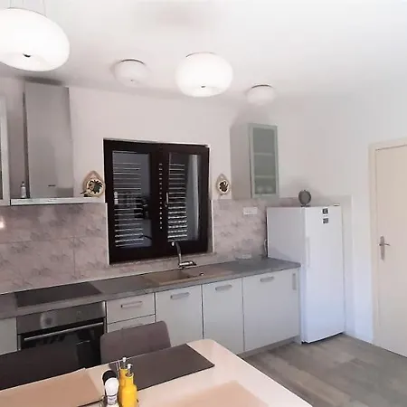 Figos Apartment *